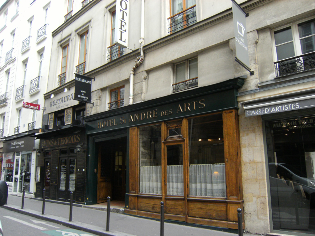 Hôtel Saint-André des Arts（オテル・サンタンドレデザール）