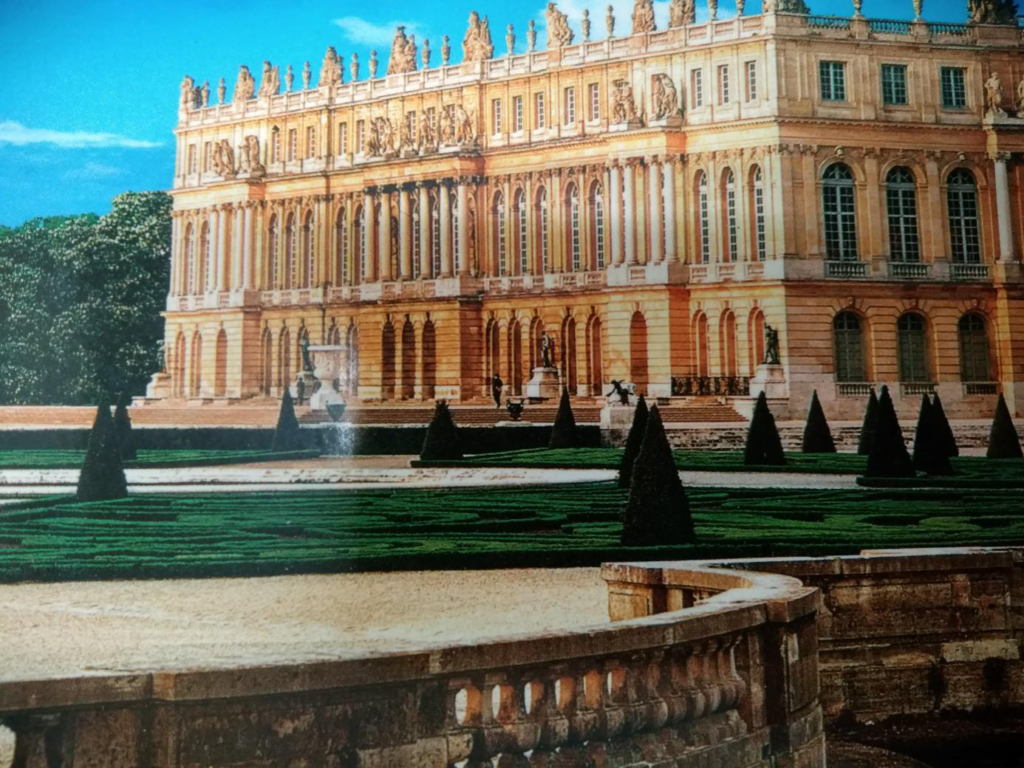 ベルサイユ宮殿の外観のイメージ
