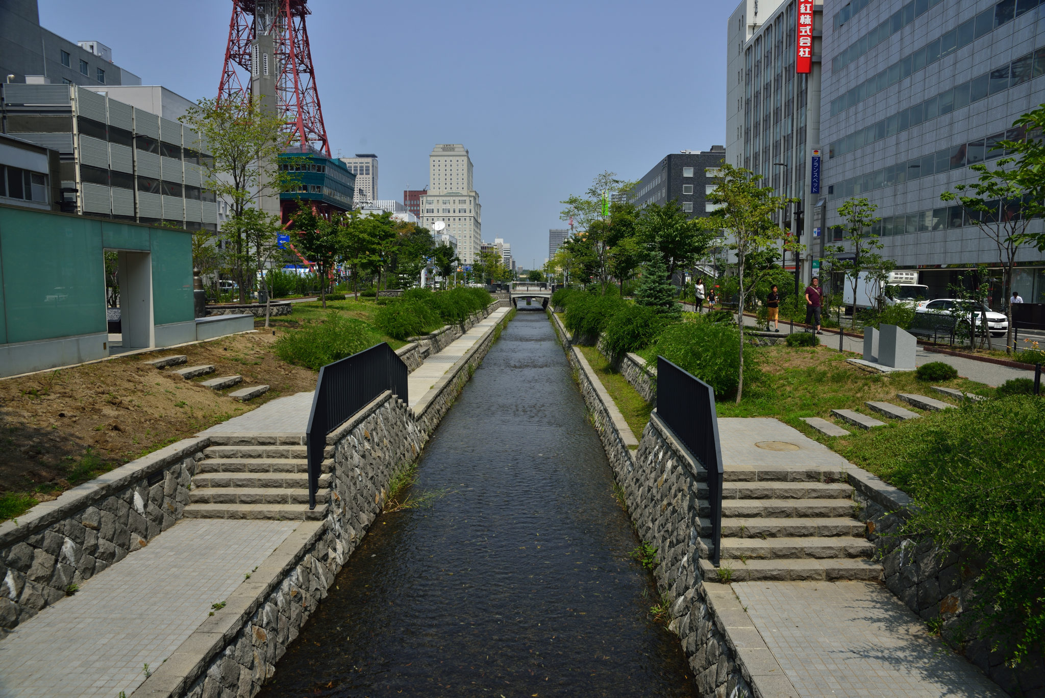 創成川公園 トリップガール(旅行女子)