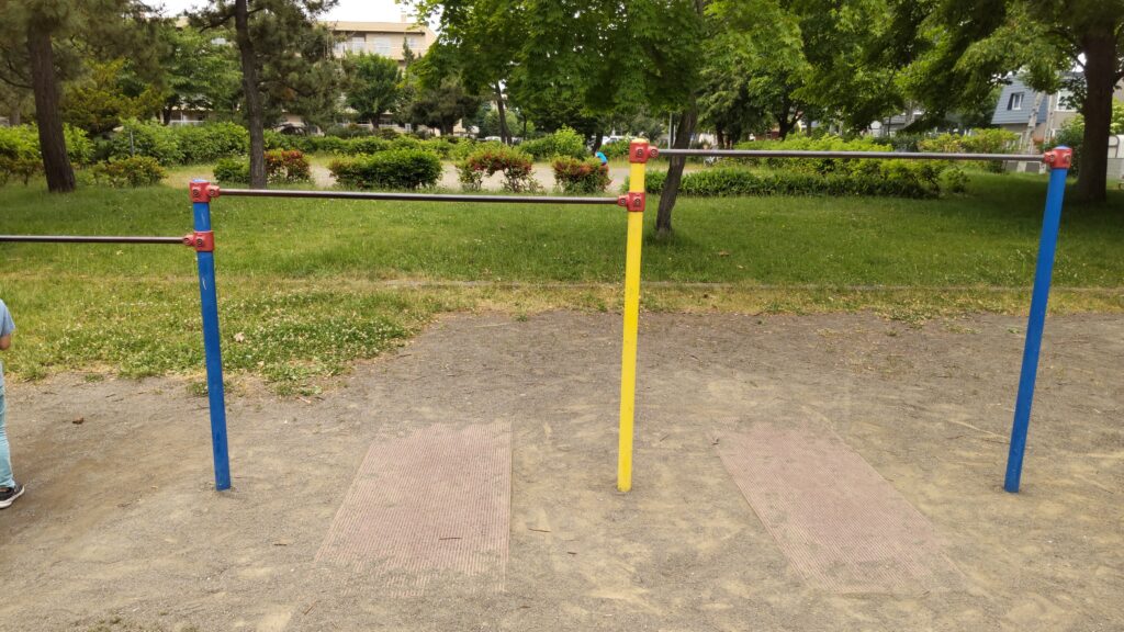 前田公園の鉄棒