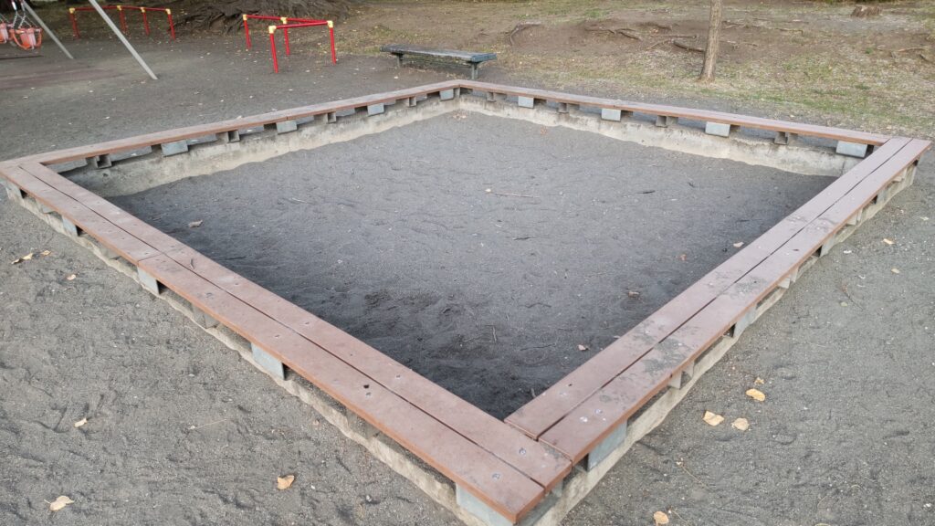 発寒河畔公園の砂場