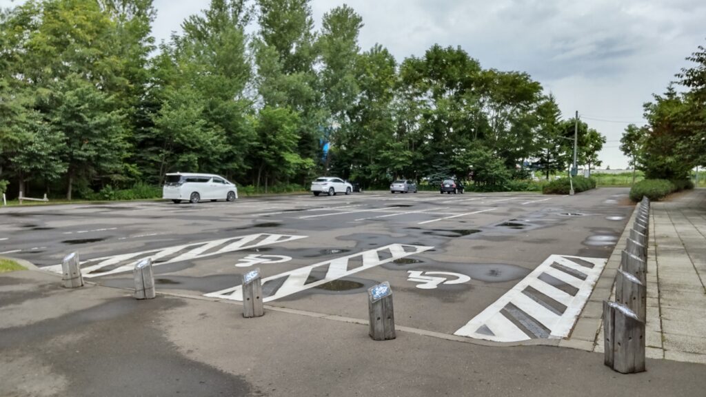 星観緑地の駐車場