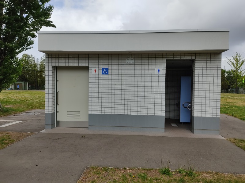 西野北公園のトイレ
