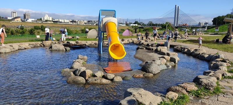 豊平川ウォーターガーデン(豊平川緑地内)の水遊び場