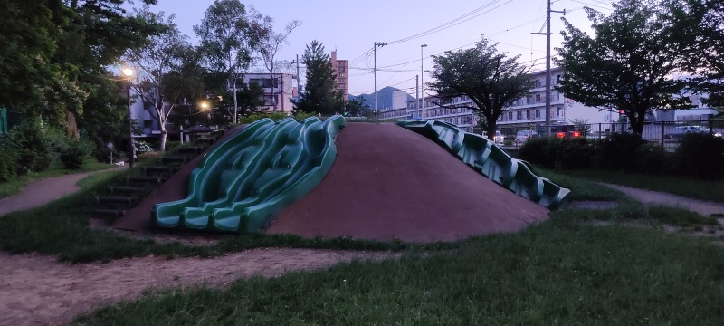 日新公園の滑り台