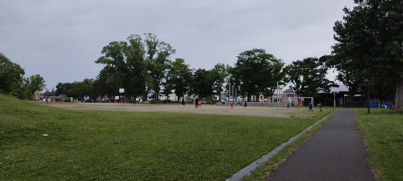 北郷公園の多目的広場